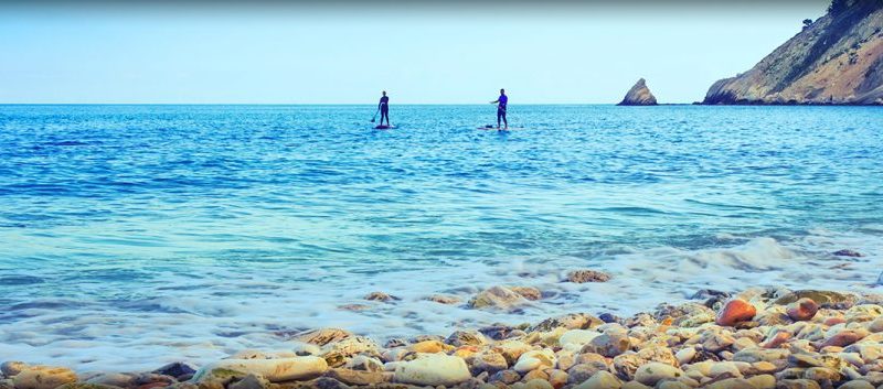 Stand up paddling bij Portonova, Le Marche