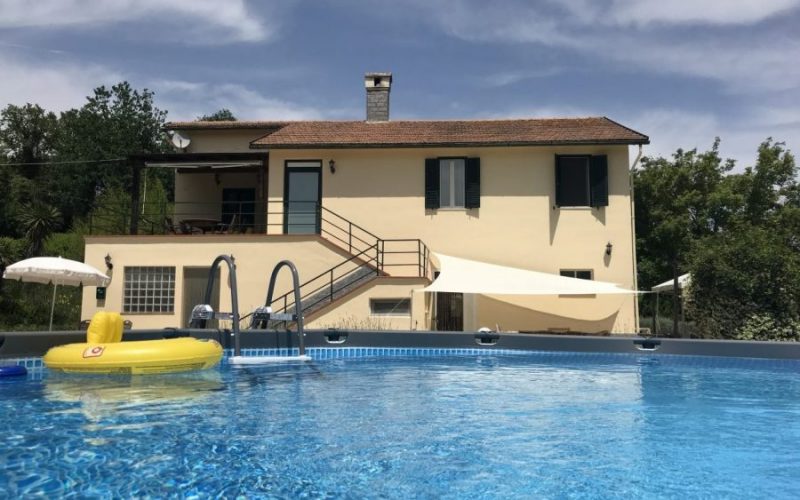 Vakantiehuis met zwembad te huur in Le Marche Italie