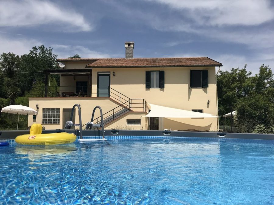 Vakantiehuis met zwembad te huur in Le Marche Italie